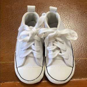 EUC Converse baby all star size 3